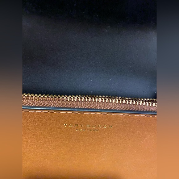 **SOLD** TORY BURCH Small Eleanor Bag - Picture 4 of 4